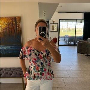 Parker side zipper pretty blouse size medium.